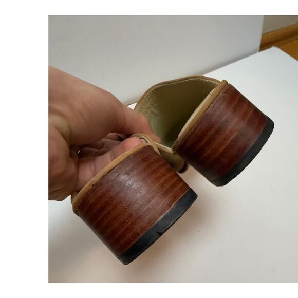 Nisolo Tan Leather Mules - Picture 6 of 7